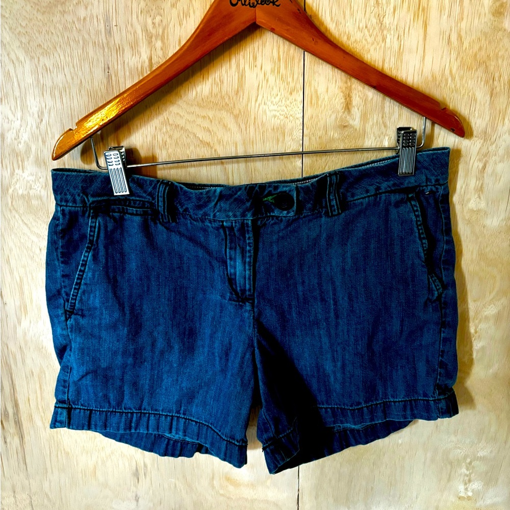Tommy Hilfiger cute short
